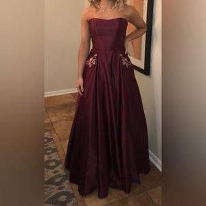 Size 5, maroon Blondie brand dress with embroidered flowers on the pockets